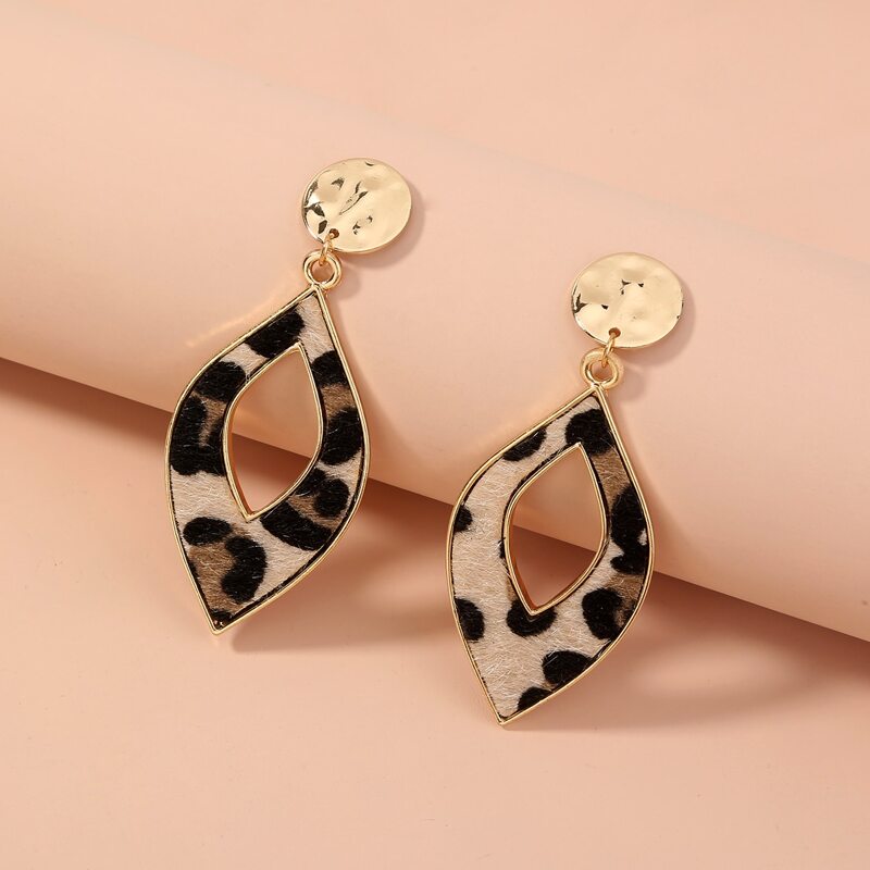 

Hollow Out Leopard Pattern Drop Earrings, Multicolor