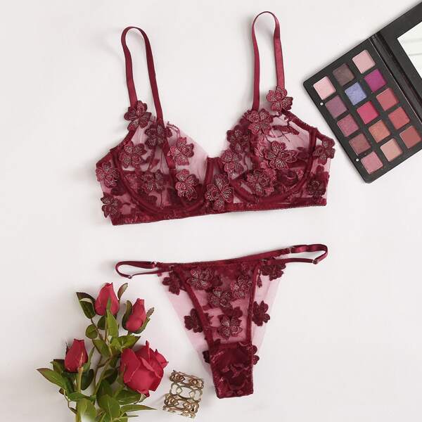 

Appliques Mesh Underwire Lingerie Set, Burgundy