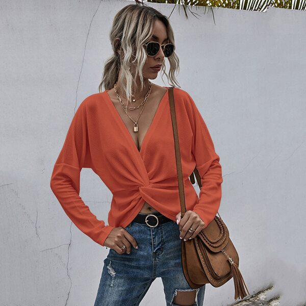 

Twist Front Drop Shoulder Solid Tee, Burnt orange