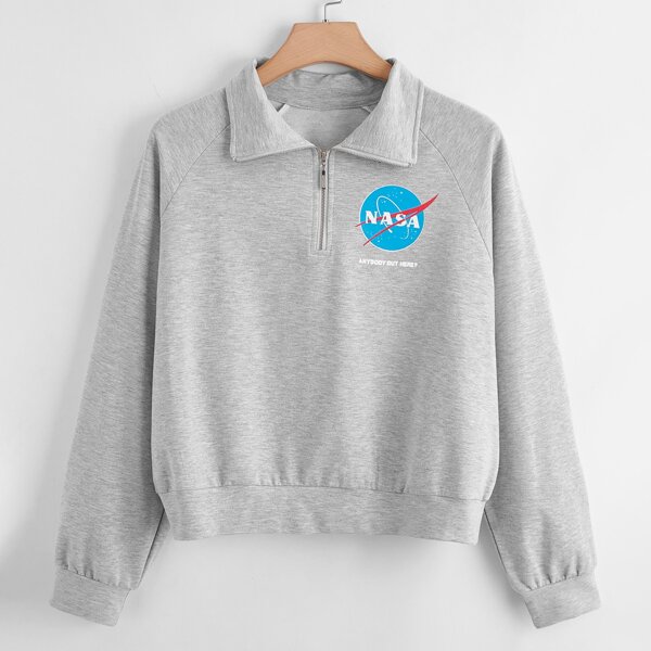 

Plus Letter Graphic Raglan Sleeve Sweatshirt, Light grey