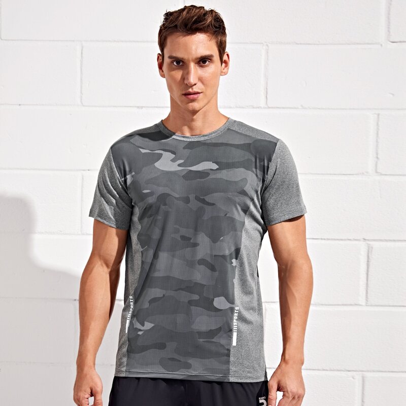 

Men Camo And Letter Graphic Sports Tee, Grey