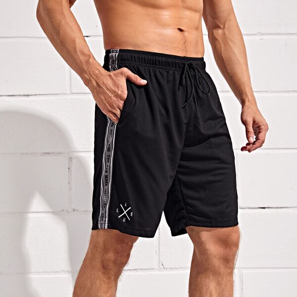 

Men Slogan Graphic Contrast Sideseam Drawstring Shorts, Black