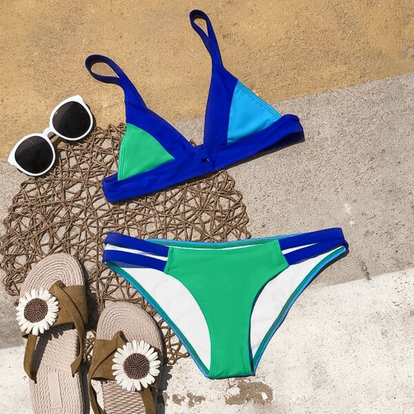 

Two Tone Triangle Cut-out Detail Bikini Swimsuit, Multicolor