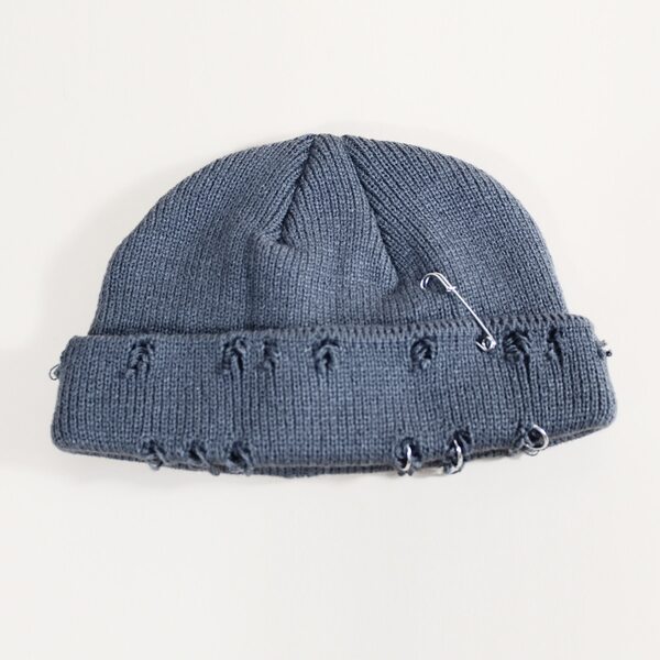 

Men Safety Pin Decor Beanie, Grey
