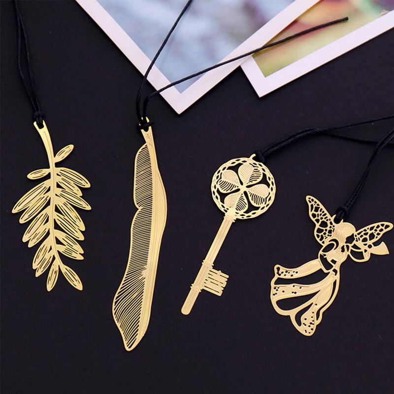 

1pc Random Metal Hollow Bookmark, Gold