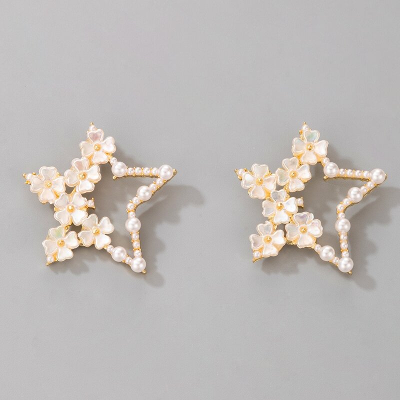 

Flower Decor Star Stud Earrings, White