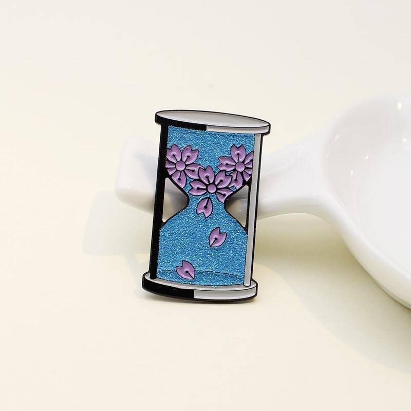 

Hourglass Design Brooch, Multicolor