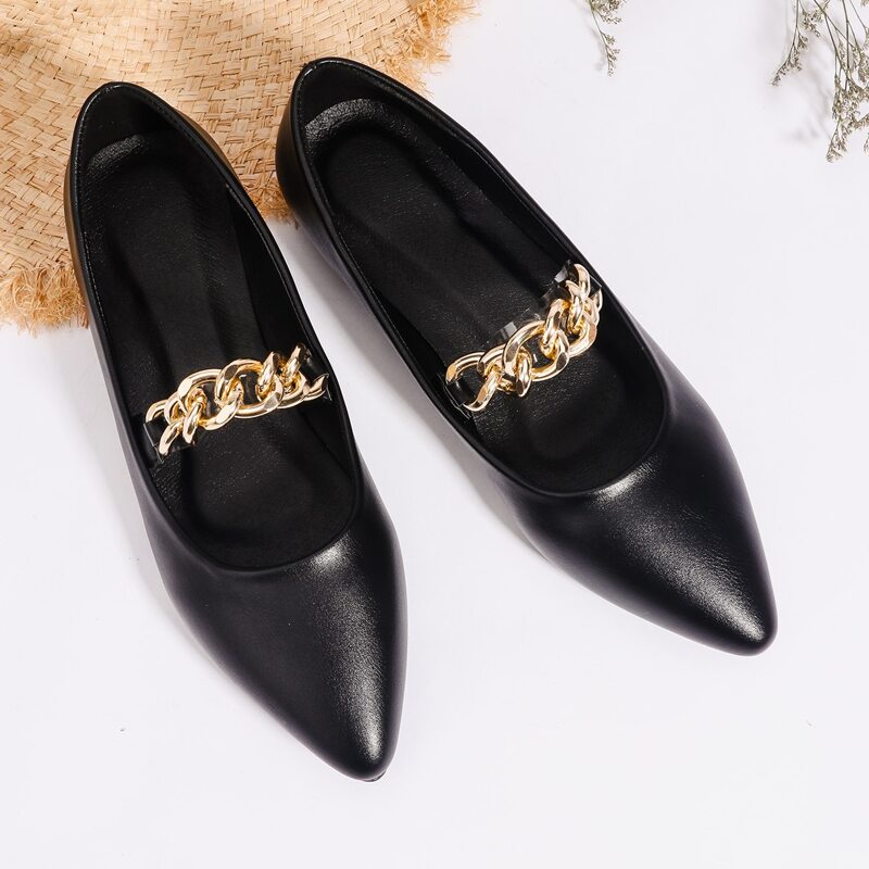 

Point Toe Chain Decor Flats, Black