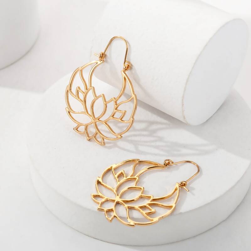 

Hollow Out Hoop Earrings, Gold