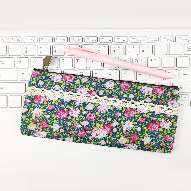

1pc Ditsy Floral Pencil Case, Multicolor