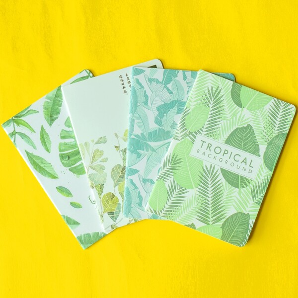 

1pc Leaf Print Random Notebook, Multicolor