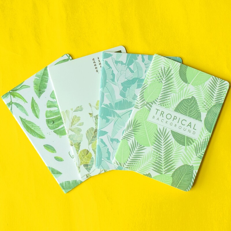 

1pc Leaf Print Random Notebook, Multicolor