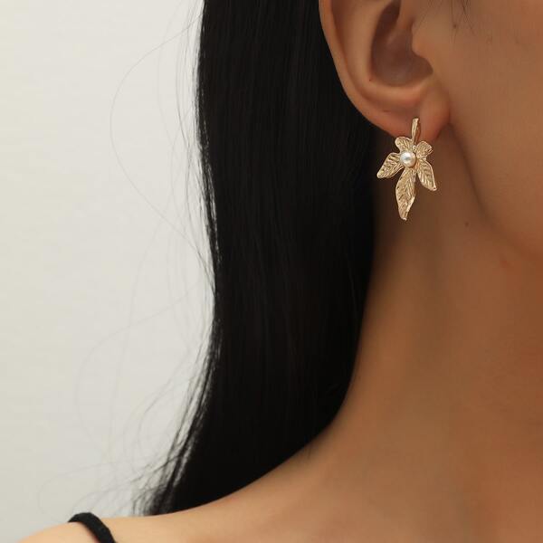 

Faux Pearl Leaf Design Stud Earrings, Gold