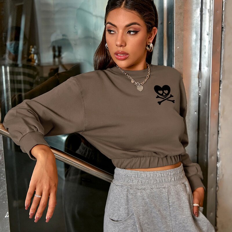 

Heart Print Elastic Hem Crop Sweatshirt, Mocha brown