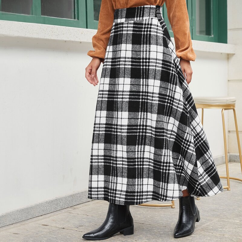 

Plaid Print Skirt, Black and white