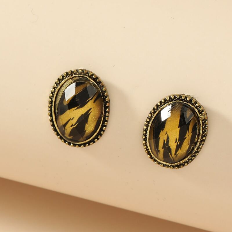 

Oval Stud Earrings, Bronze