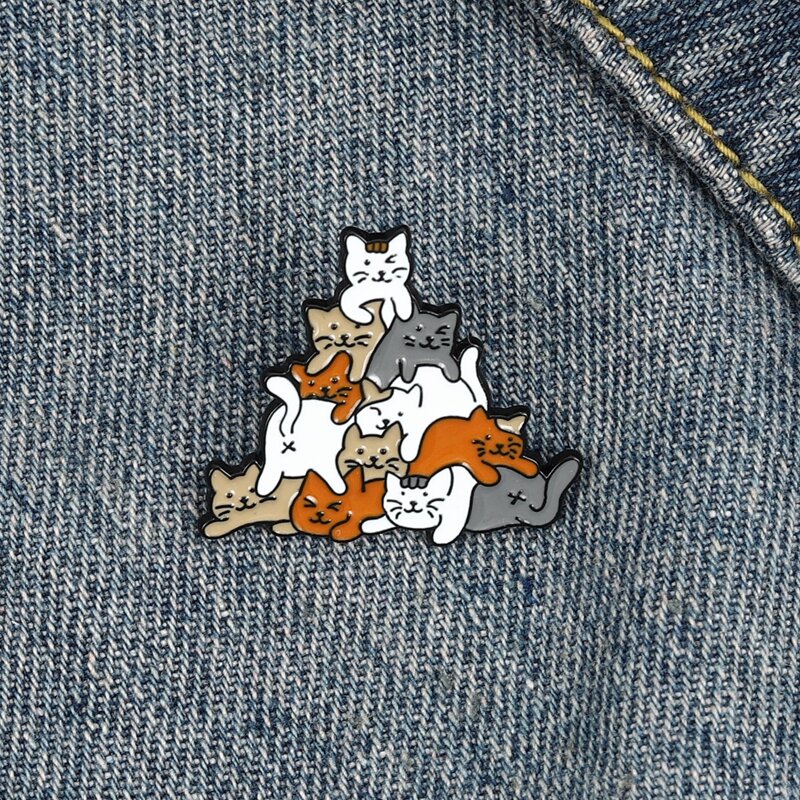 

Cartoon Cat Design Brooch, Multicolor