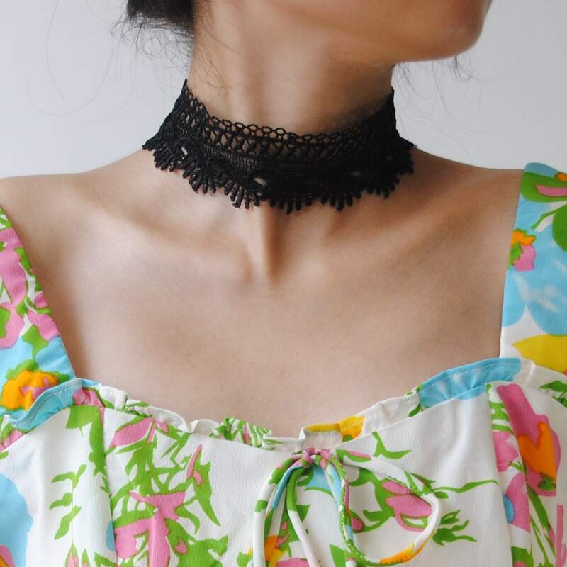 

Hollow Out Lace Necklace, Black