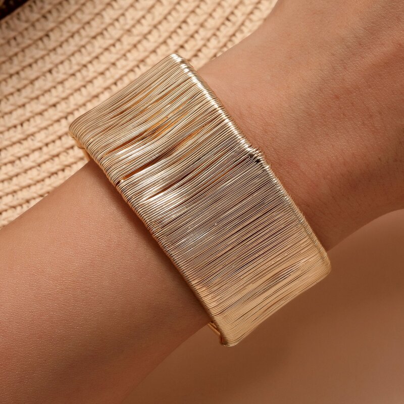 

Metal Wide Bracelet, Gold