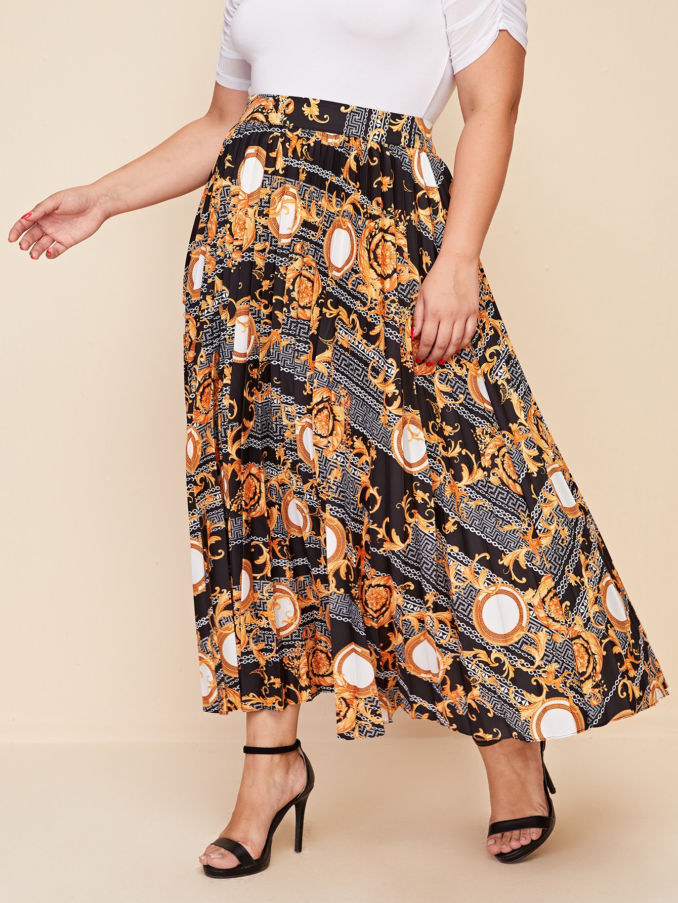 Plus Baroque and Chain Print Pleated Skirt thumbnail