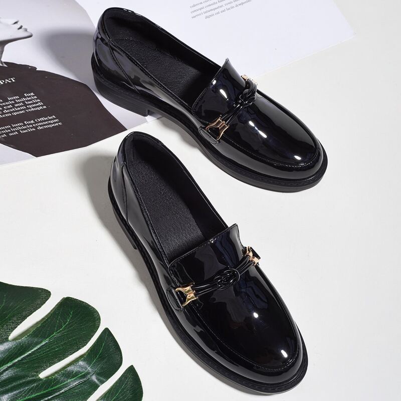 

Knot Decor Loafers, Black