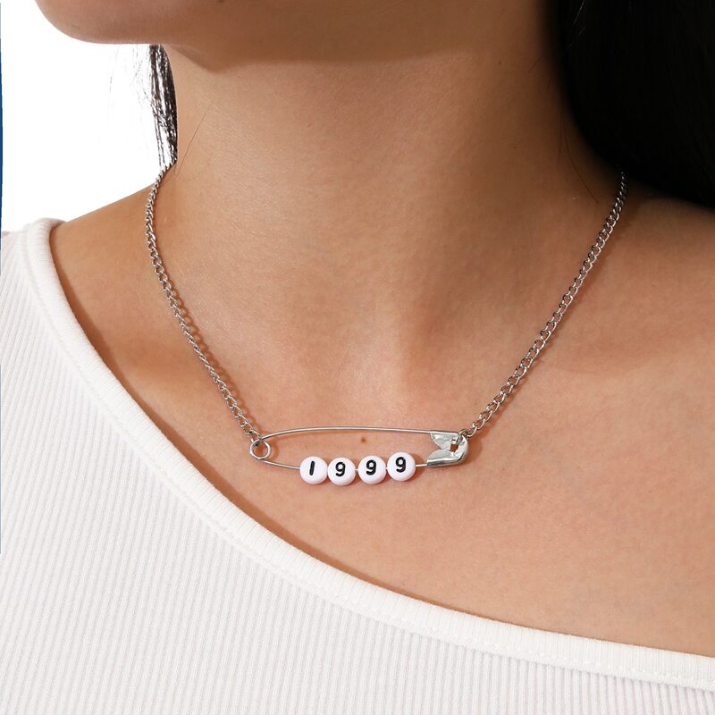 

Safety Pin Decor Necklace, Multicolor