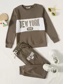 SHEIN 男孩字母圖案套頭衫和抽繩運動褲套裝 - 咖啡棕 - 查看 1