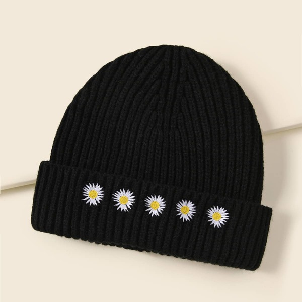 

Daisy Embroidery Beanie, Black
