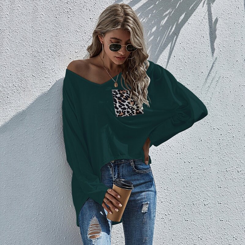 

V-neck Contrast Leopard High Low Tee, Dark green