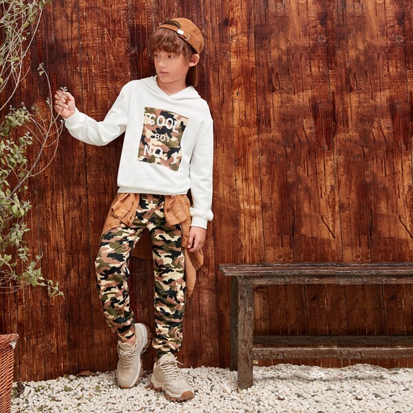 

Boys Letter Graphic Hoodie & Camo Joggers Set, Multicolor