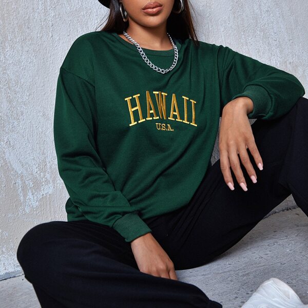 

Letter Embroidered Slant Pocket Pullover, Dark green