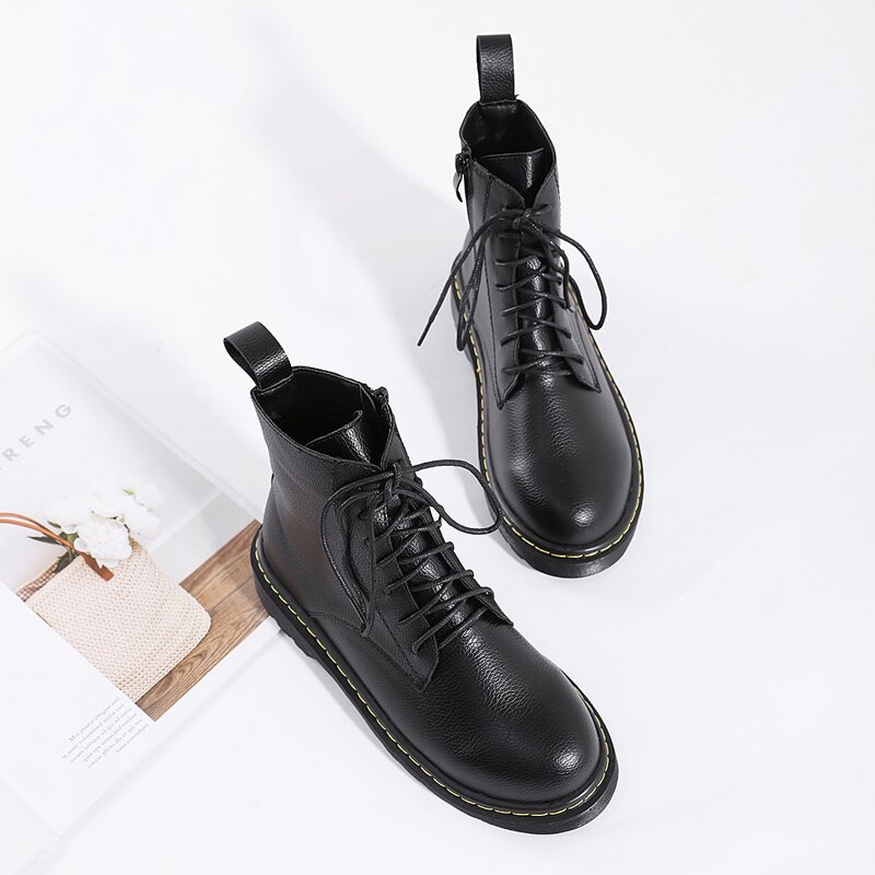 

Minimalist Round Toe Combat Boots, Black
