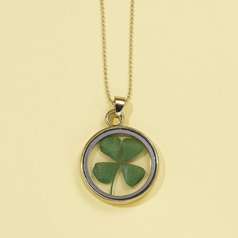 

Plant Design Round Charm Necklace, Green