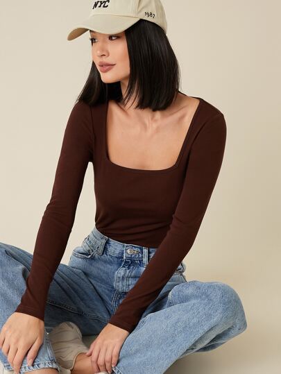 T-shirt en coton à col carré ajusté