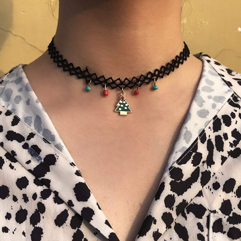 

Christmas Tree Pendant Choker, Black
