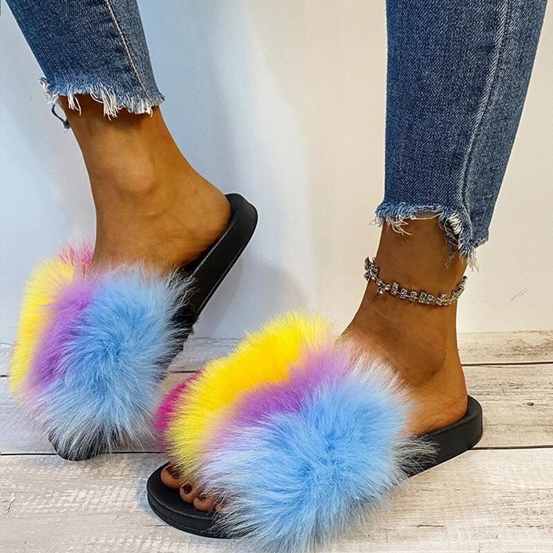 

Colorblock Fluffy Slippers, Multicolor