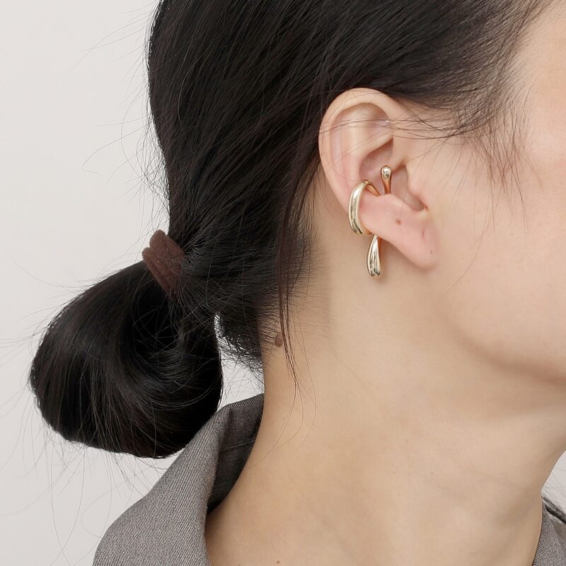 

Minimalist Ear Cuff, Gold