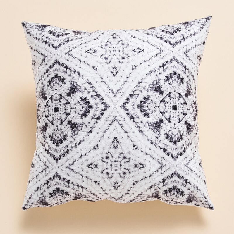 

Graphic Print Cushion Cover Without Filler, Multicolor
