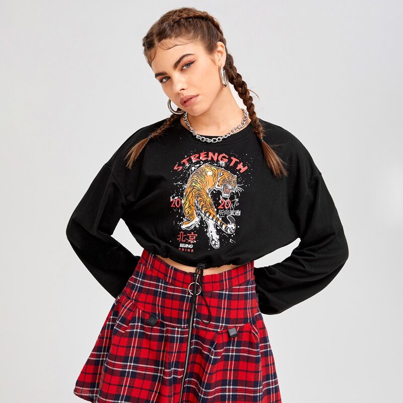 

Tiger & Chinese Letter Graphic Crop Pullover, Black