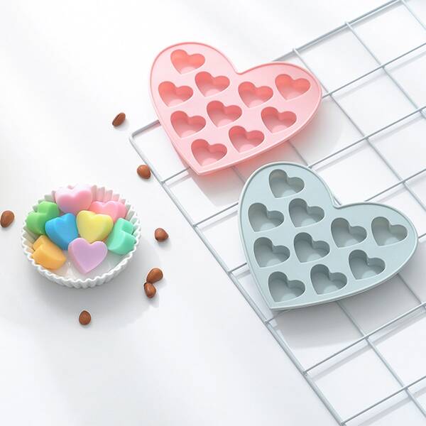 

1pc Heart Shaped Random Baking Mold, Multicolor