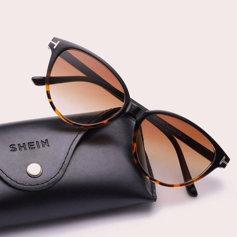

Rivet Decor Tortoiseshell Frame Sunglasses, Multicolor