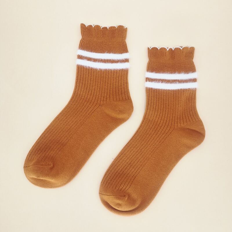 

Scallop Trim Socks, Brown