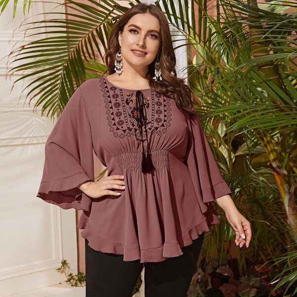 

Plus Fringe Tie Front Shirred Floral Peplum Top, Dusty pink