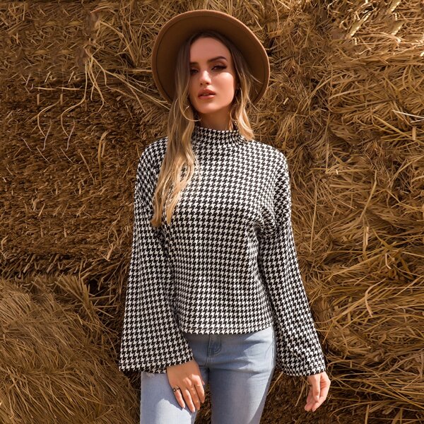 

Houndstooth Drop Shoulder Bell Sleeve Tee, Black and white