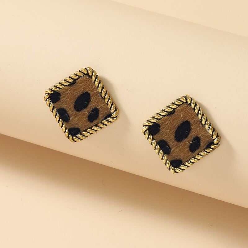 

Leopard Design Stud Earrings, Coffee brown