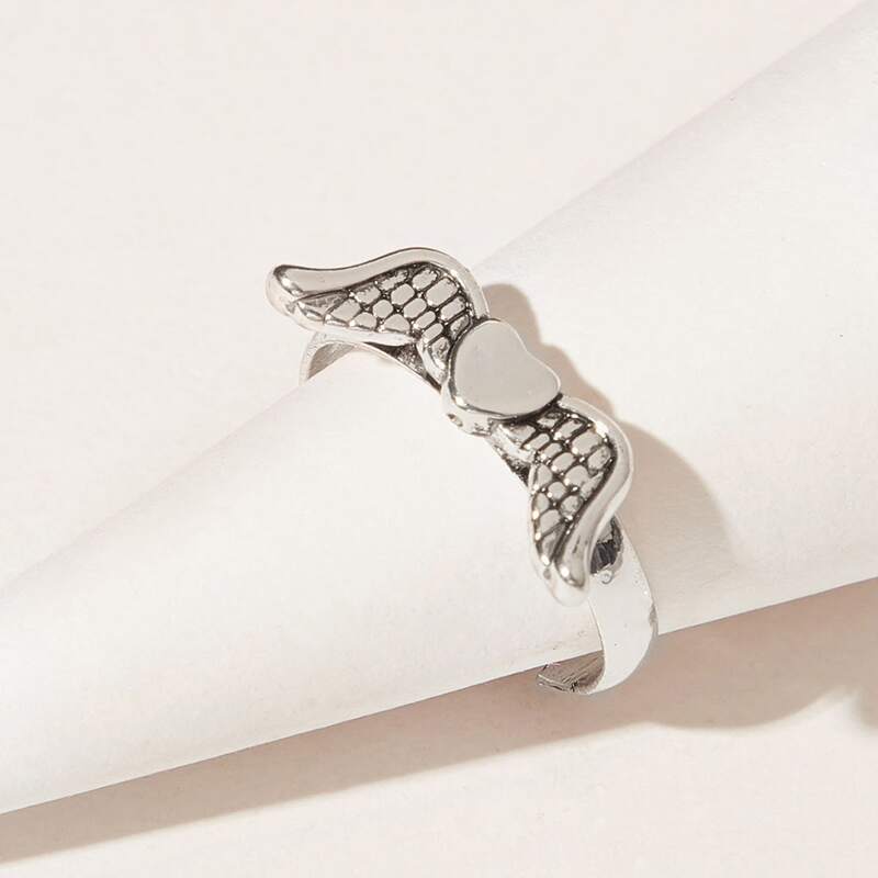 

Wing & Heart Ring, Silver