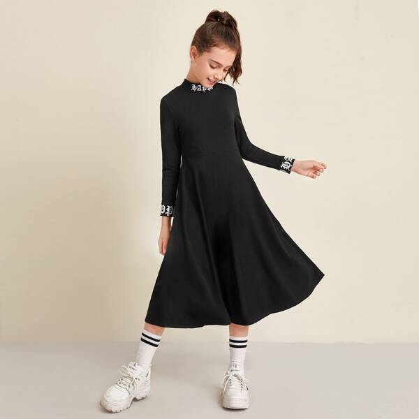 

Girls Letter Graphic Mock-neck Dress, Black