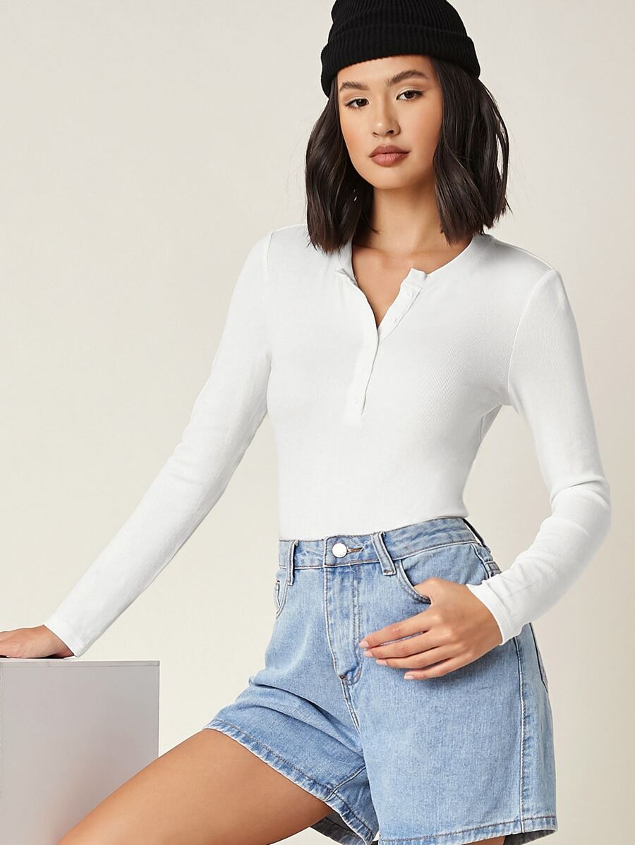 SHEIN BASICS Camiseta tejida de canalé tapeta media con botón - Blanco - Ver 1