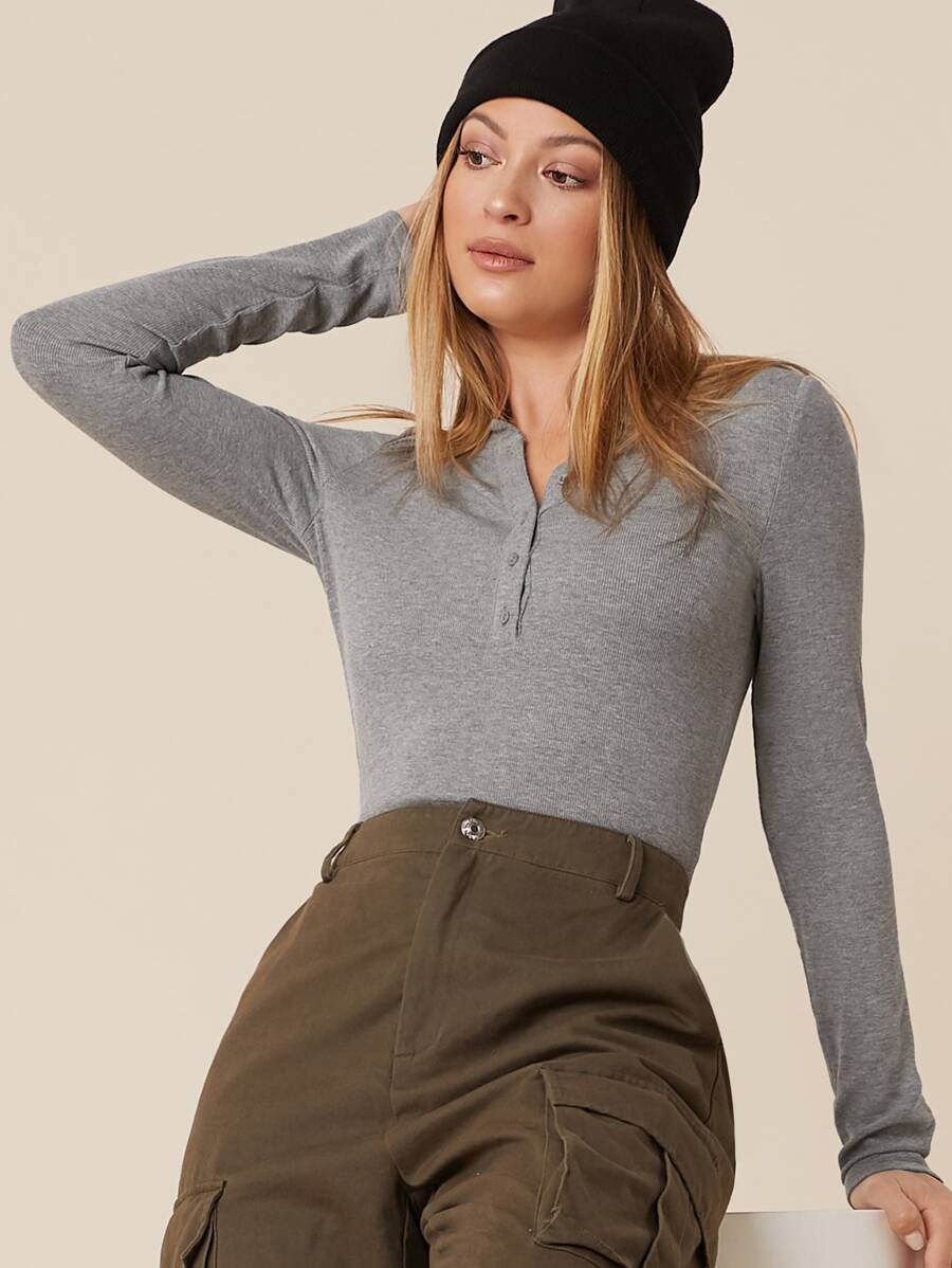 SHEIN BASICS 紐扣半開襟羅紋針織T恤 - 灰色 - 查看 1