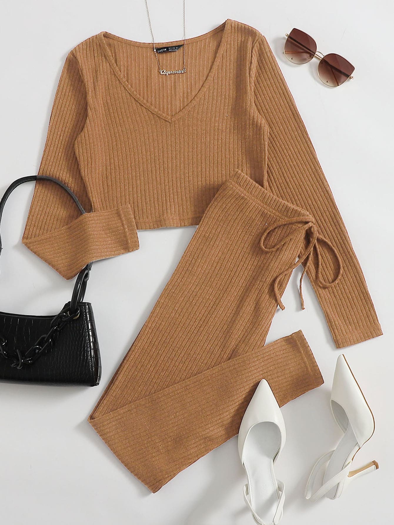 V Neck Solid Top & Knot Front Leggings Set thumbnail